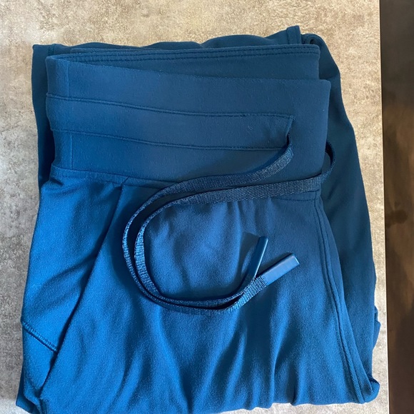 Lululemon jogger pants - Picture 2 of 6